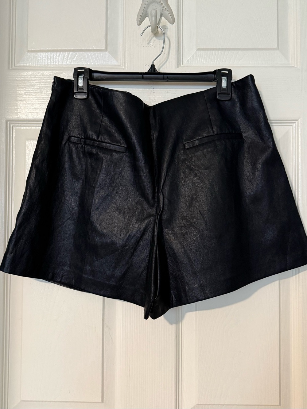 NWT ZARA Black Faux Leather Mini Skirt/shorts with Front Pleat Detail size XL - Picture 4 of 5
